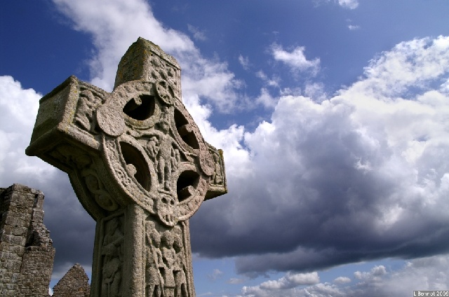 PICT3428.JPG - Sem 32 : Croix celtique des Saintes Ecritures (X ou XIé siècle) au monastère de Clonmacnoise (Irlande)