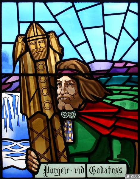PICT0924.JPG - Eglise d'Akureyri : le chef de clan Thorgeir jette les idoles païennes en l'an 999 dans Godafoss